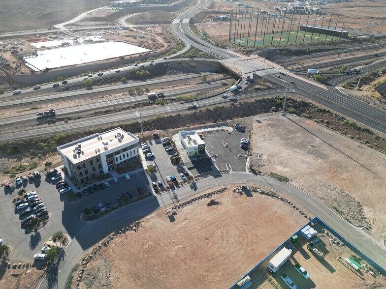 4655 S Pioneer Rd, Saint George, UT à louer - Photo du bâtiment - Image 3 de 7