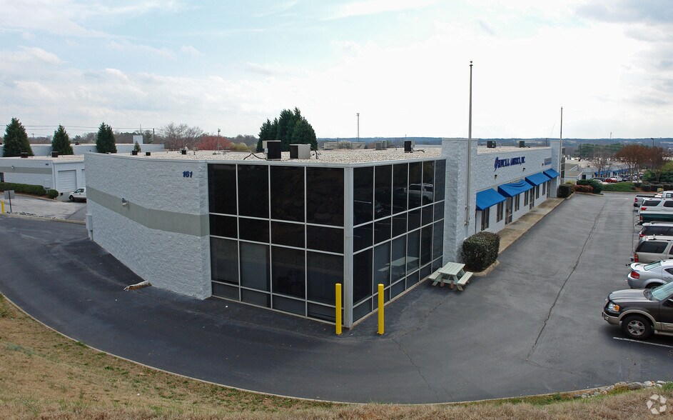 161 Johns Rd, Greer, SC à louer - Photo du bâtiment - Image 2 de 4