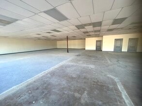 10110-10156 US Highway 19, Port Richey, FL for lease Interior Photo- Image 1 of 4