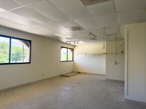 73111 El Paseo Dr, Palm Desert, CA for lease Interior Photo- Image 2 of 7