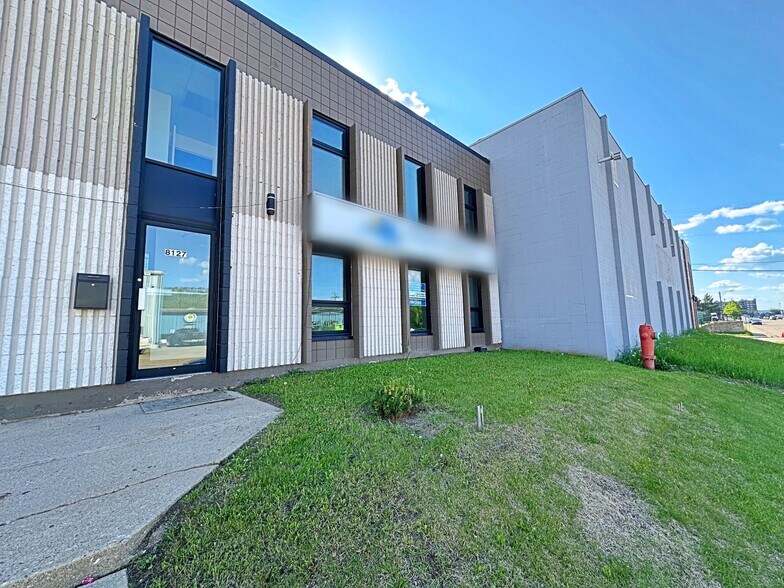 8127 Fraser Av, Fort McMurray, AB for lease - Building Photo - Image 1 of 40