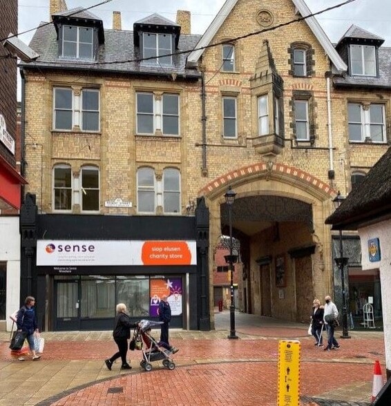 2 Regent St, Wrexham for sale - Building Photo - Image 3 of 5