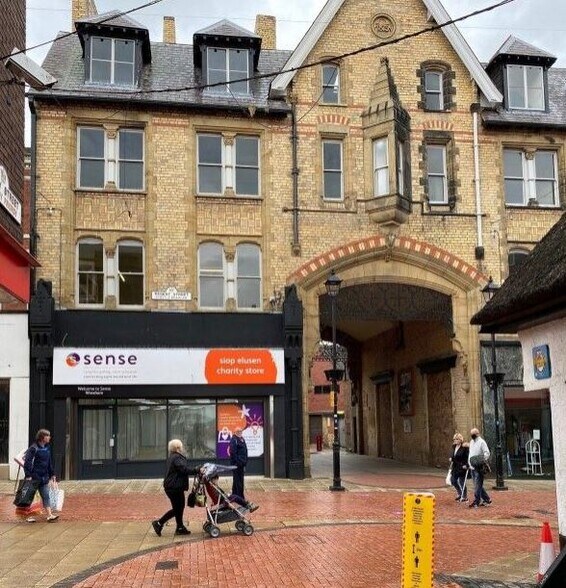 2 Regent St, Wrexham à vendre - Photo du bâtiment - Image 3 de 5