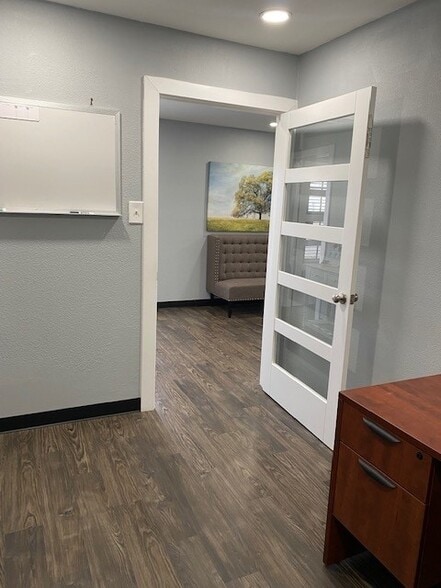 400 Chisholm Valley Dr, Round Rock, TX for lease - Interior Photo - Image 2 of 15