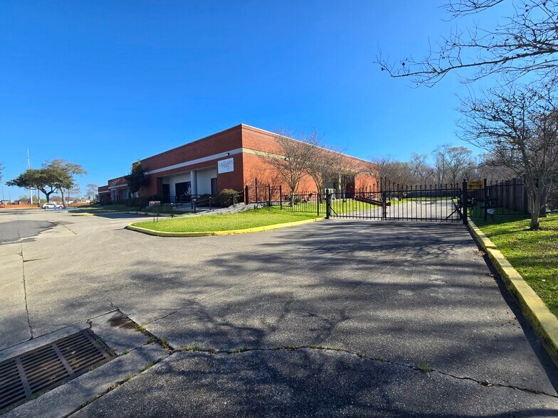 4949 Bullard Ave, New Orleans, LA à vendre - Photo du bâtiment - Image 2 de 11