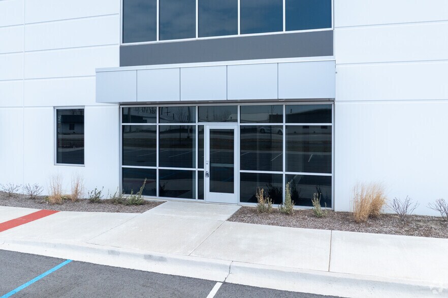 8719 Mississippi St, Merrillville, IN à vendre - Photo du bâtiment - Image 2 de 8