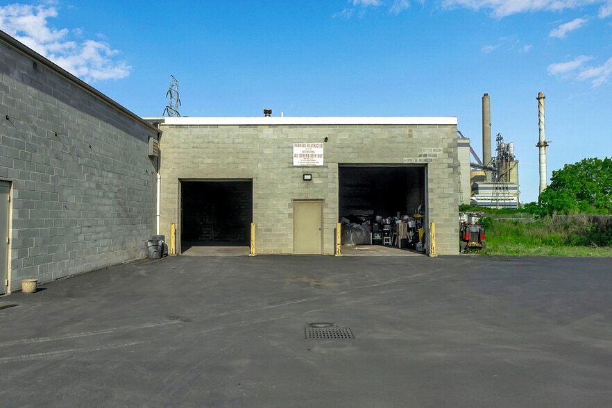 402 56th St, Niagara Falls, NY for lease - Building Photo - Image 2 of 42