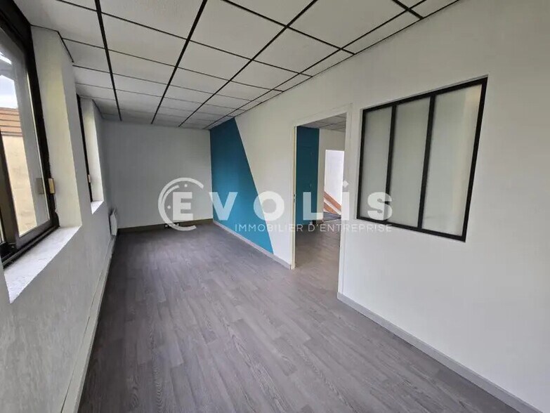 Office in Massy for lease - Interior Photo - Image 3 of 9