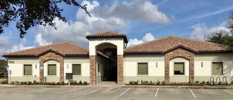 1942 W CR 419, Oviedo, FL à louer - Photo du bâtiment - Image 1 de 2