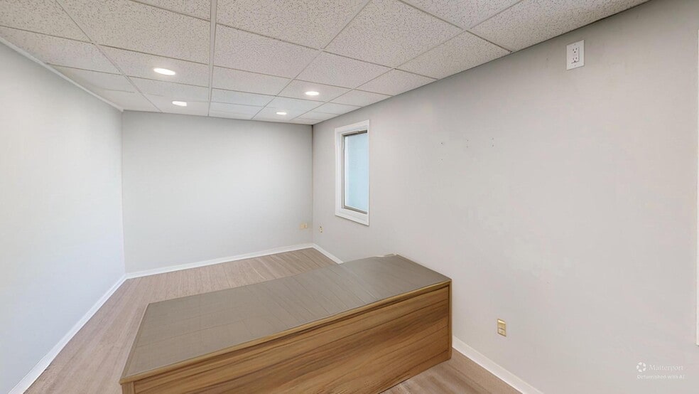 520 Spring St, Fort Wayne, IN for lease - Building Photo - Image 3 of 13