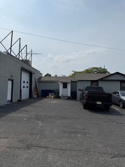 506 Atkins Ave, Neptune, NJ à louer - Photo du bâtiment - Image 1 de 7