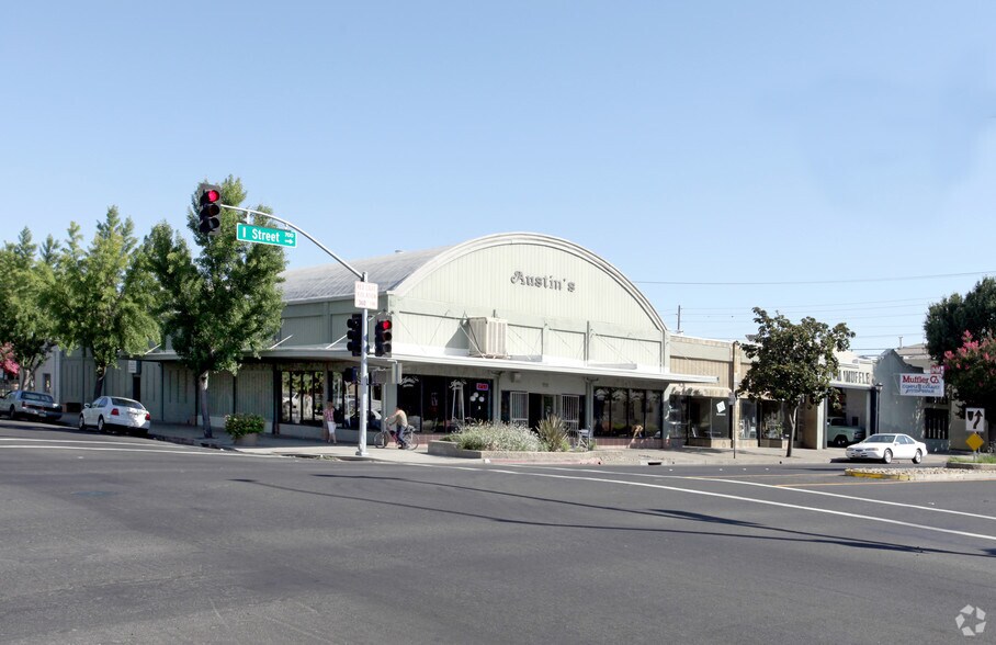 701 I St, Modesto, CA à vendre - Photo du bâtiment - Image 2 de 19