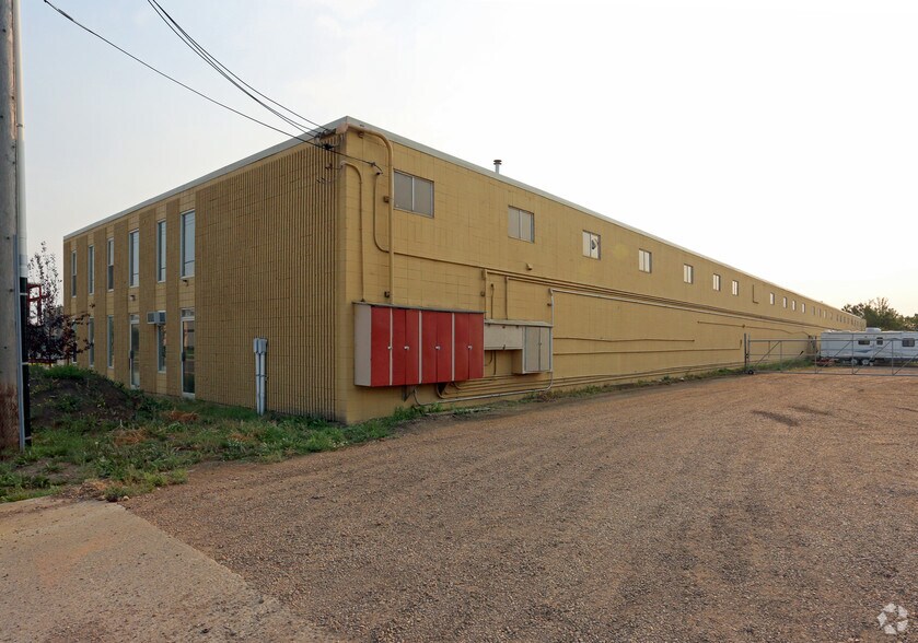 7402-7420 52 St NW, Edmonton, AB for sale - Primary Photo - Image 1 of 4