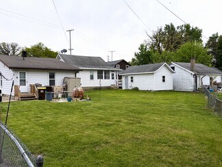 Plus de détails pour 914 Blackhawk Blvd, South Beloit, IL - Multi-résidentiel à vendre