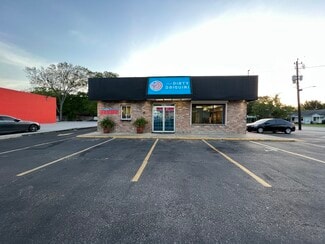 Plus de détails pour 2007 N Main St, Baytown, TX - Commerce de détail à vendre
