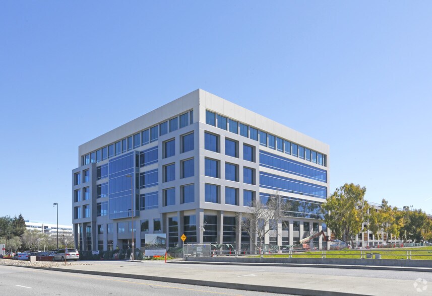 2350 Mission College Blvd, Santa Clara, CA à louer - Photo du bâtiment - Image 2 de 7
