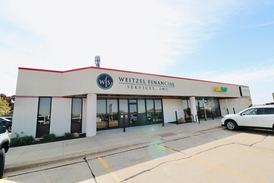 2200 John F Kennedy Rd, Dubuque, IA for lease - Primary Photo - Image 1 of 2
