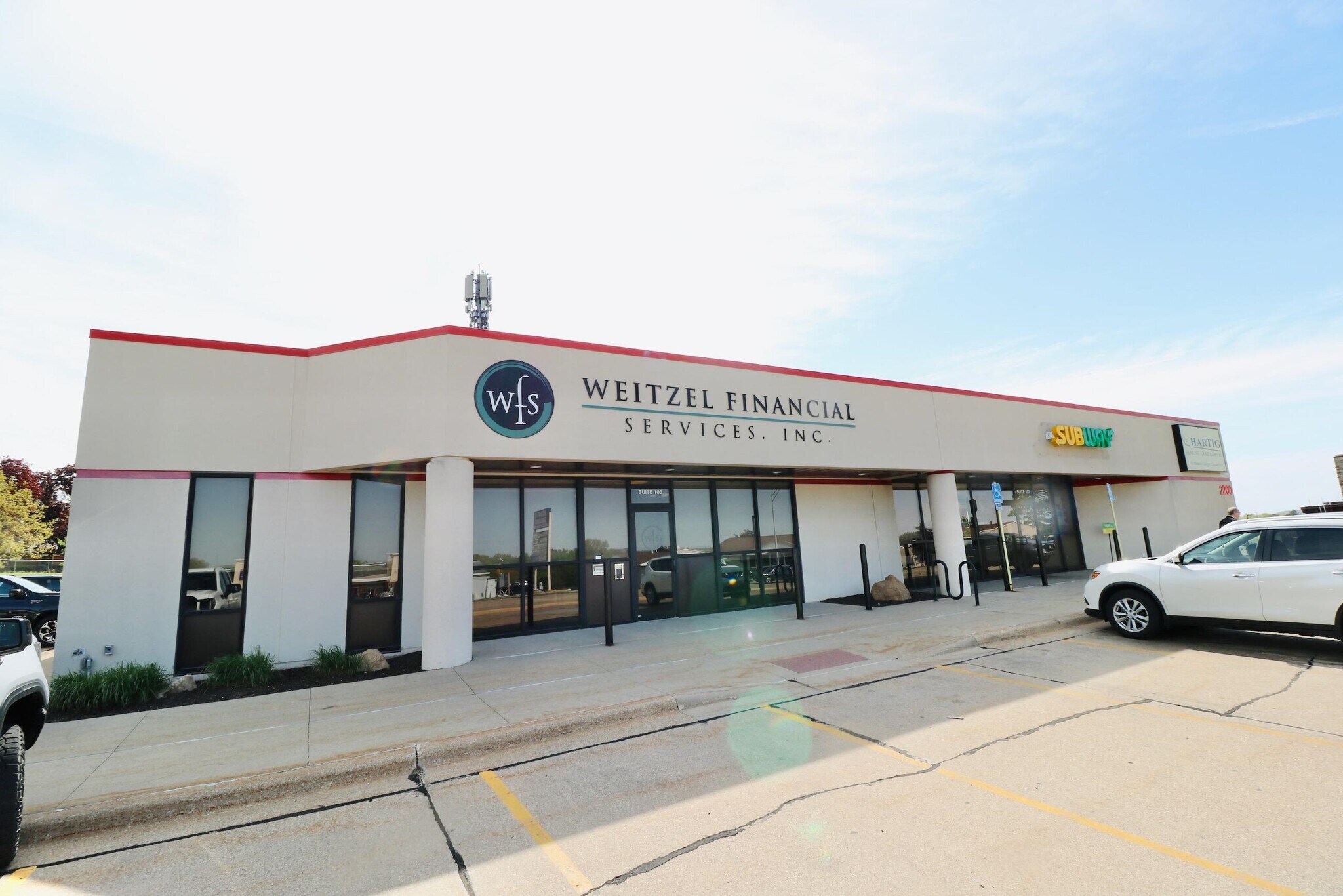 2200 John F Kennedy Rd, Dubuque, IA for lease Primary Photo- Image 1 of 3