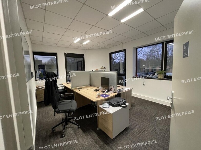 Office in Cesson-Sévigné for lease - Interior Photo - Image 2 of 4