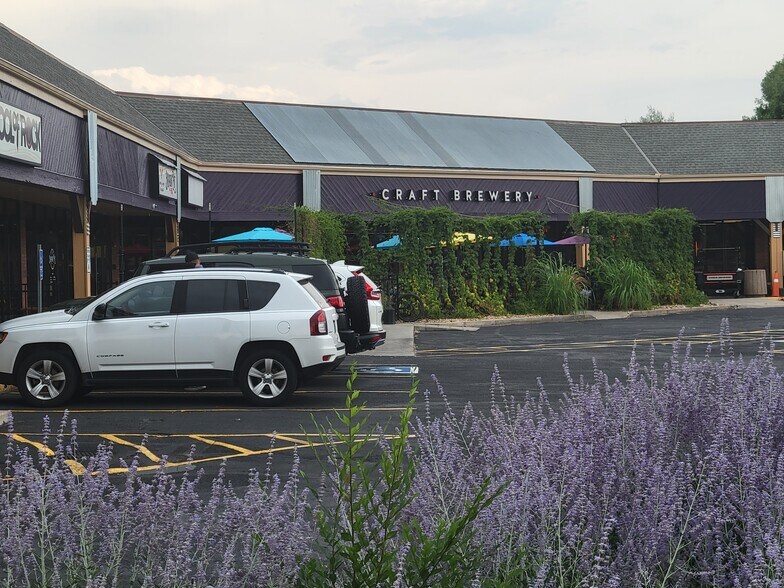 5950 S Platte Canyon Rd, Littleton, CO à louer - Photo du bâtiment - Image 2 de 7