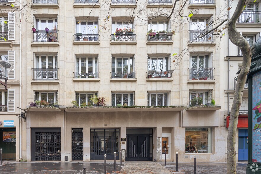 198 Boulevard Voltaire, Paris à louer - Photo du bâtiment - Image 2 de 11