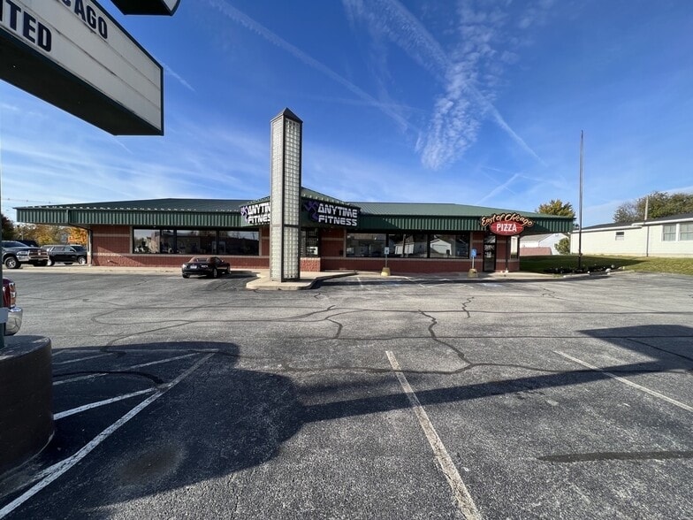 205 Defiance St, Wapakoneta, OH à louer - Photo du bâtiment - Image 2 de 6