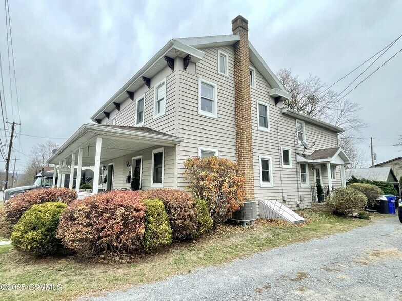 300-302 N 3rd St, Mifflinburg, PA à vendre - Photo du bâtiment - Image 2 de 22