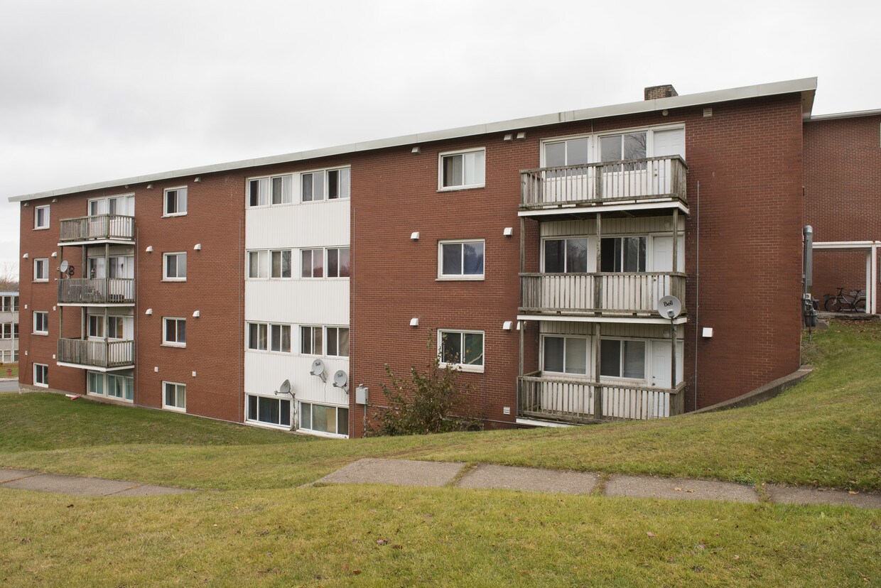 100 Lanark St, Oromocto, NB à vendre Photo principale- Image 1 de 1