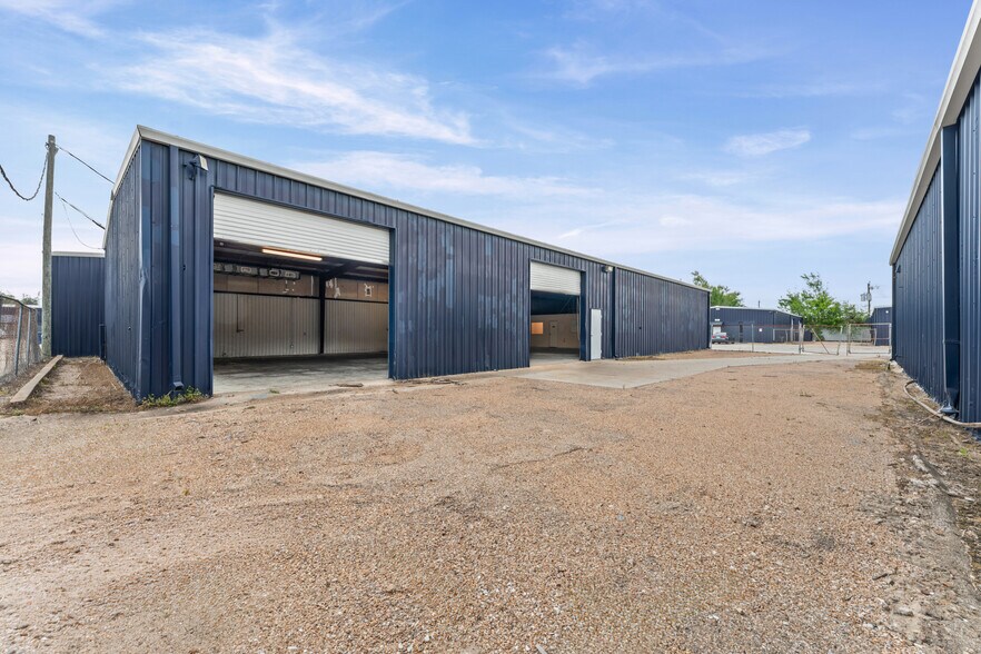 4041 Hollister St, Houston, TX à louer - Photo du bâtiment - Image 3 de 8