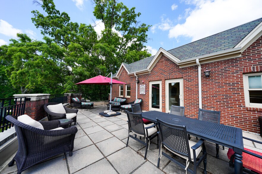 206-212 N Main St, Davidson, NC à louer - Photo du bâtiment - Image 3 de 5