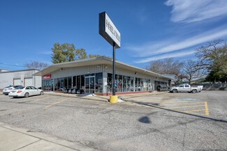 More details for 202 N Frazier St, Conroe, TX - Retail for Sale