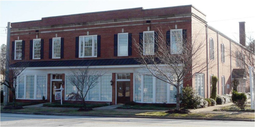 900 S Pine St, Spartanburg, SC à louer - Photo du bâtiment - Image 2 de 14