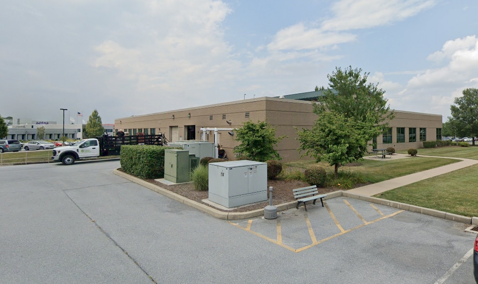 3909 Tecport Dr, Harrisburg, PA for lease - Building Photo - Image 2 of 8