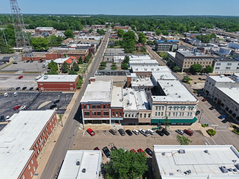 214-216 N Liberty St, Jackson, TN for lease - Building Photo - Image 3 of 20