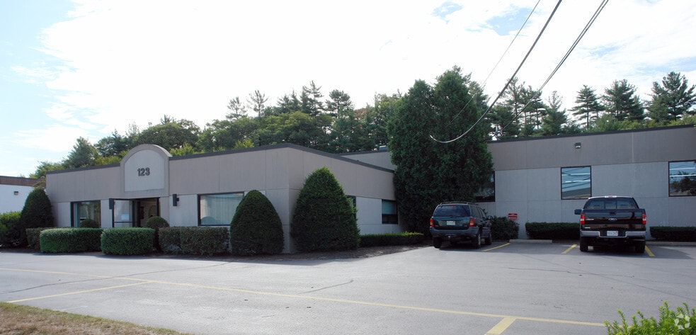 123 Moore Rd, Weymouth, MA for lease - Building Photo - Image 2 of 4