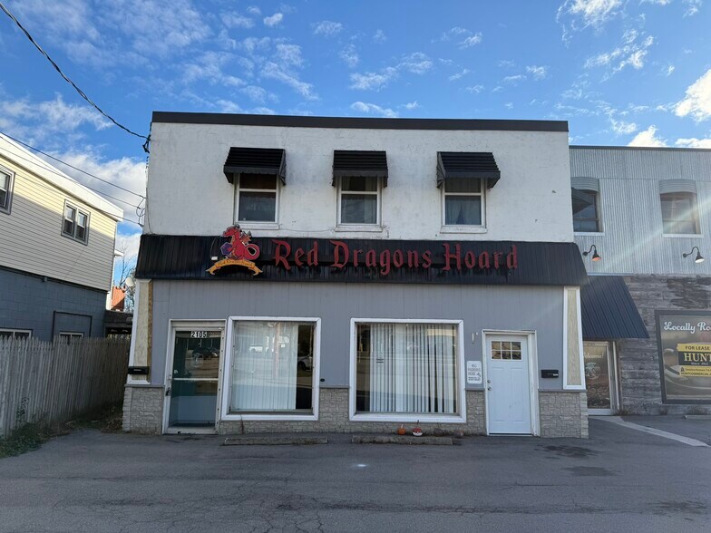 2105 Military Rd, Niagara Falls, NY à louer - Photo du bâtiment - Image 2 de 12
