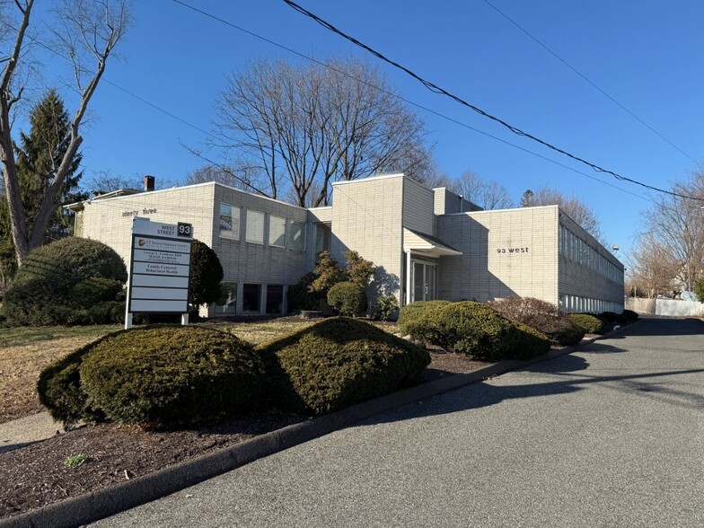 93 West St, Danbury, CT à vendre - Photo du bâtiment - Image 1 de 5