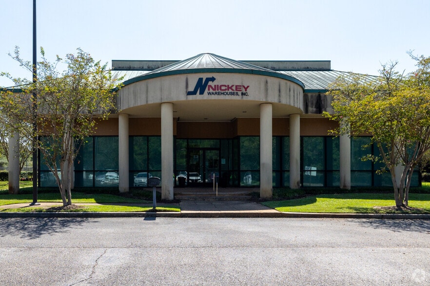 4505 Commerce Blvd S, Mobile, AL for sale - Building Photo - Image 2 of 6