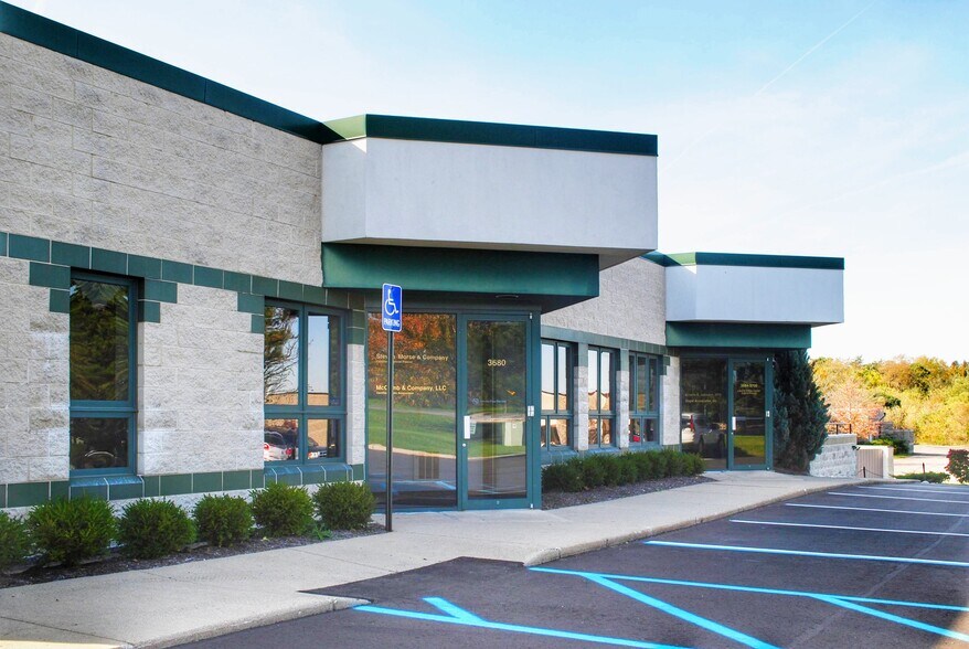 3680-3700 W Liberty Rd, Ann Arbor, MI à louer - Photo du bâtiment - Image 1 de 2