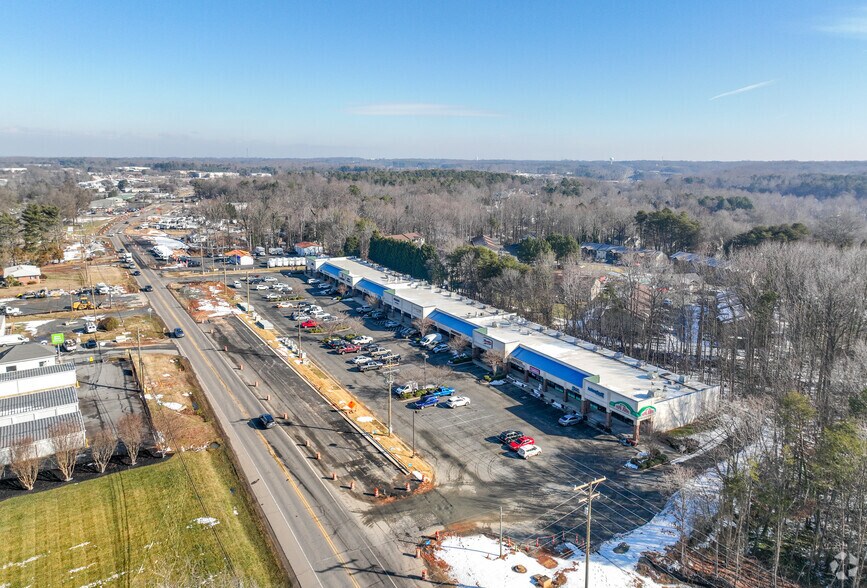 2785 Charlotte Hwy, Mooresville, NC à louer - Aérien - Image 3 de 4