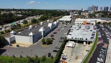 71-110 Nardozzi Pl, New Rochelle, NY à louer Photo du bâtiment- Image 2 de 2