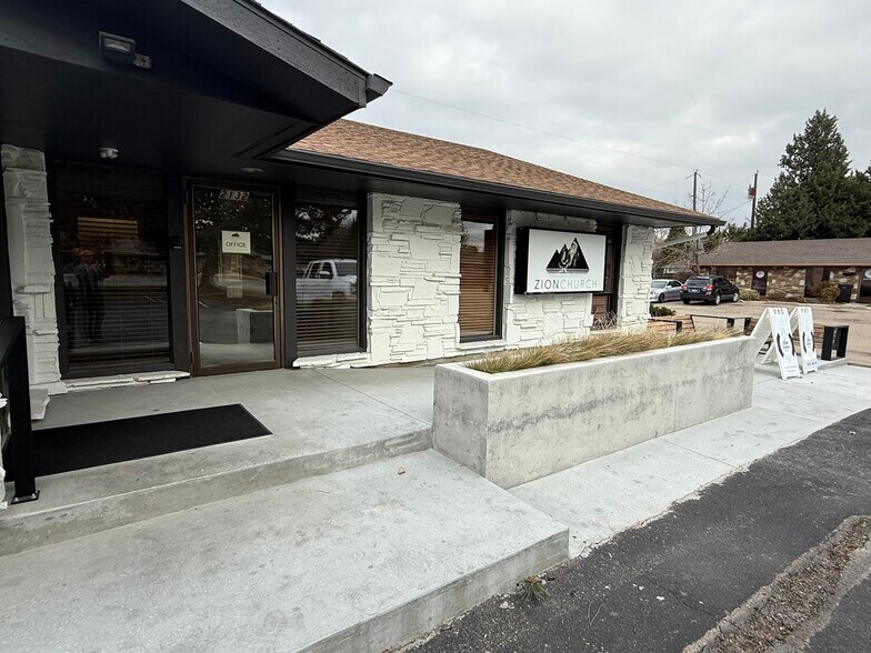 2132 N Cole Rd, Boise, ID à louer - Photo du bâtiment - Image 3 de 19