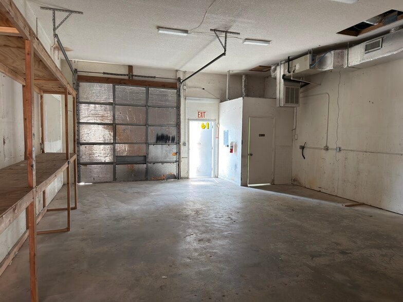 18290 Paulson Dr, Port Charlotte, FL for lease - Building Photo - Image 2 of 9