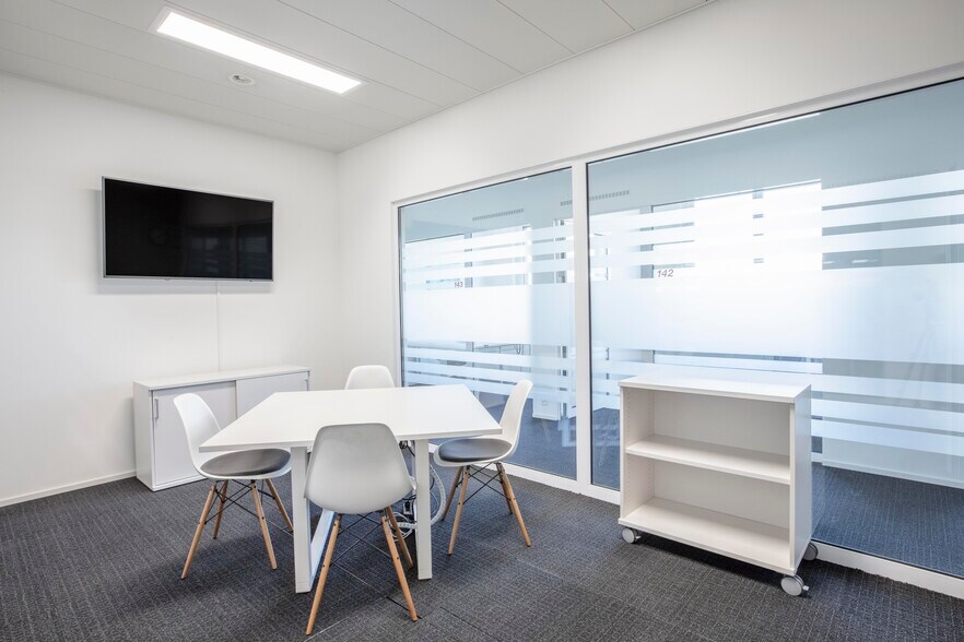 1 Bridge St, Banbridge for lease - Interior Photo - Image 3 of 11