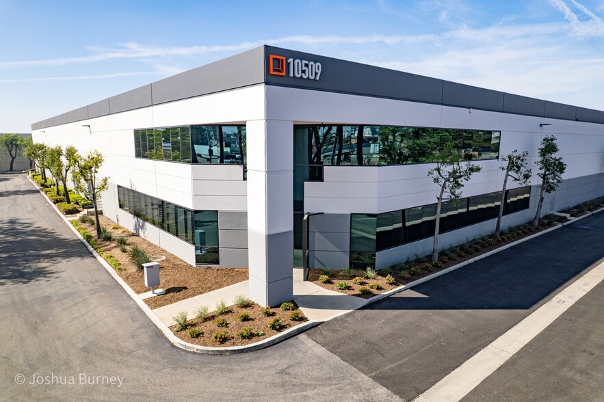 10509 Business Dr, Fontana, CA for lease - Primary Photo - Image 1 of 41