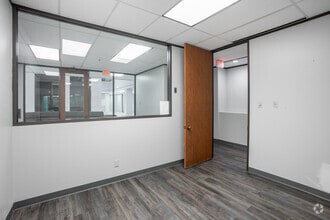 711 W Bay Area Blvd, Webster, TX à louer Photo intérieure- Image 2 de 6