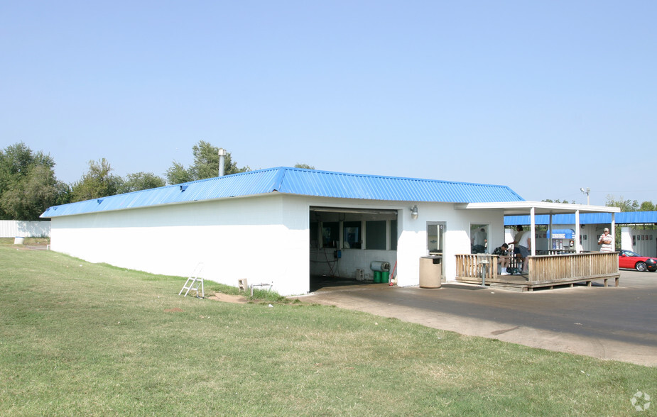 5717 NW 23rd St, Oklahoma City, OK for sale - Building Photo - Image 1 of 4