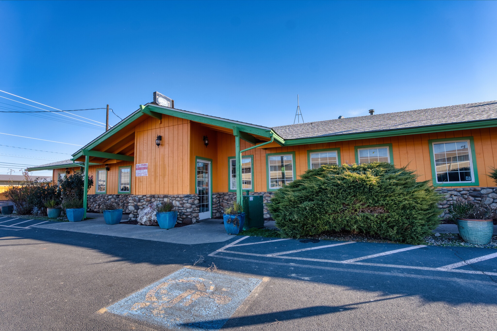 410 Yakima Valley Hwy, Sunnyside, WA for sale Primary Photo- Image 1 of 48