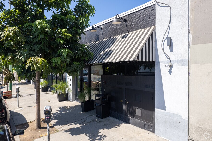 615 N Western Ave, Los Angeles, CA à louer - Photo du bâtiment - Image 3 de 21