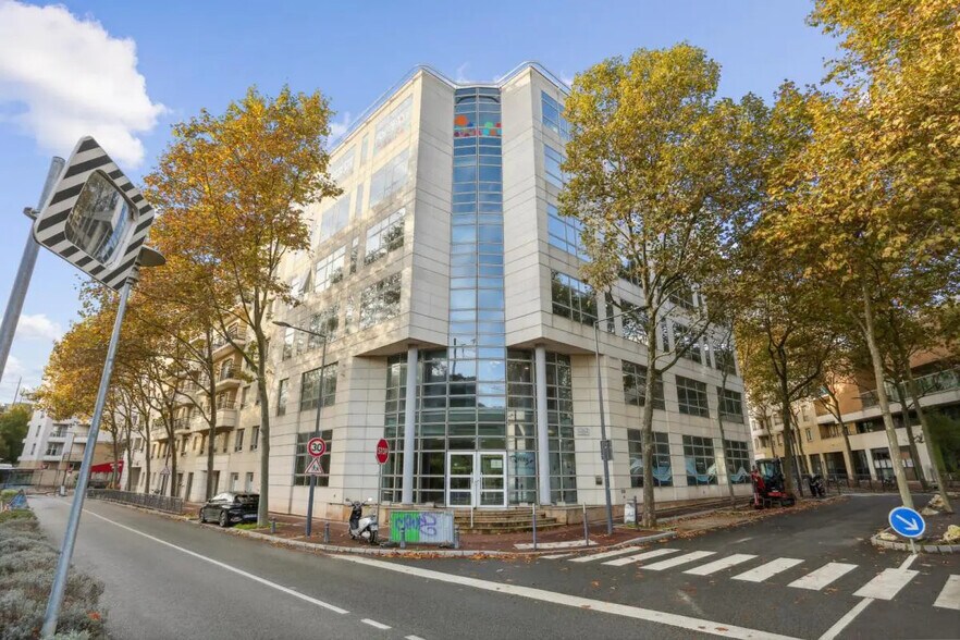 1 Rue Jacques Henri Lartigue, Issy-les-Moulineaux à louer - Photo du bâtiment - Image 1 de 12
